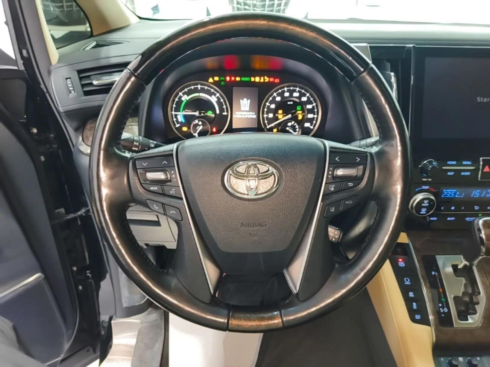 Toyota Vellfire 2021 Crown Dual-Engine 2.5L HV Prestige Edition — миниатюра 13