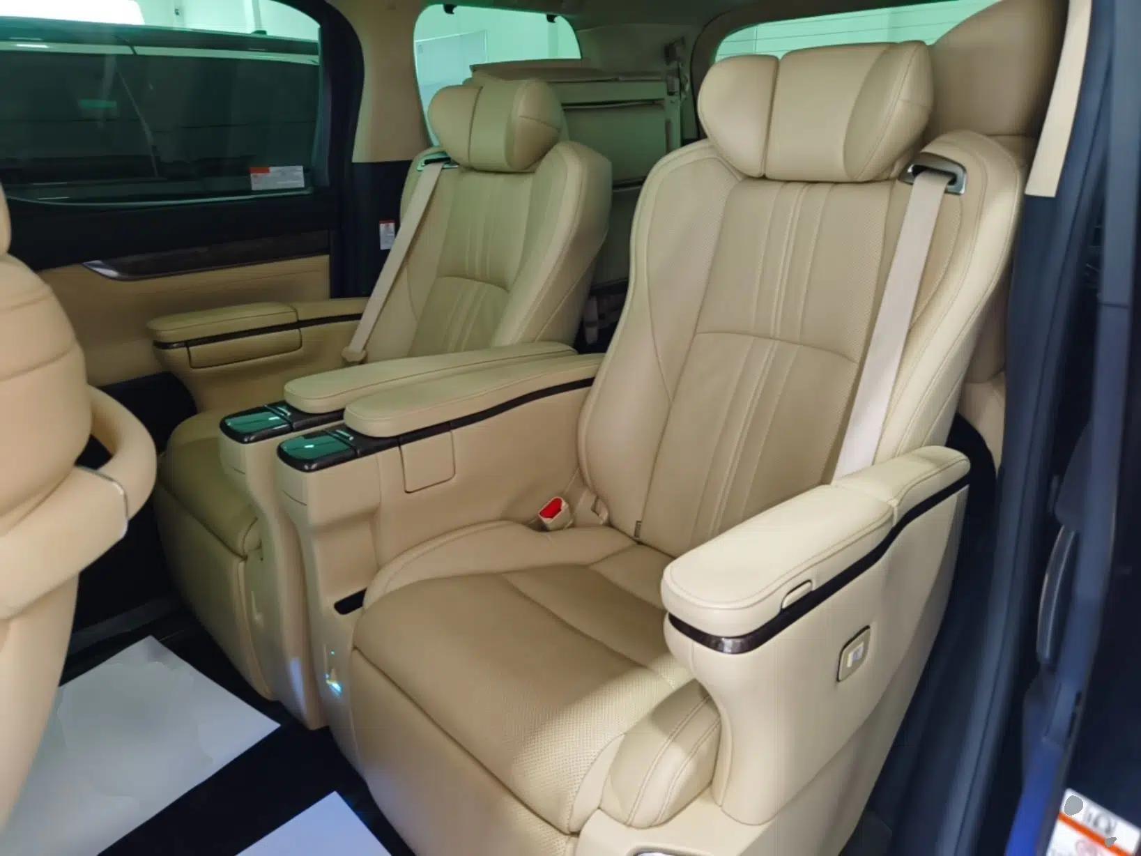 Toyota Vellfire 2021 Crown Dual-Engine 2.5L HV Prestige Edition — миниатюра 19
