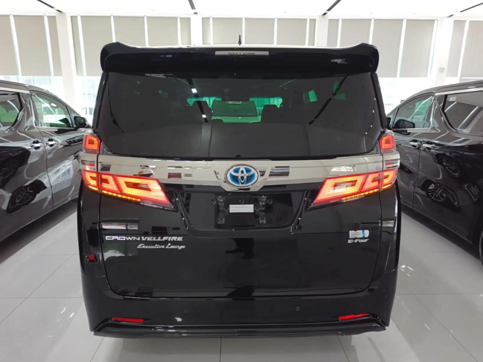 Toyota Vellfire 2021 Crown Dual-Engine 2.5L HV Prestige Edition — миниатюра 3