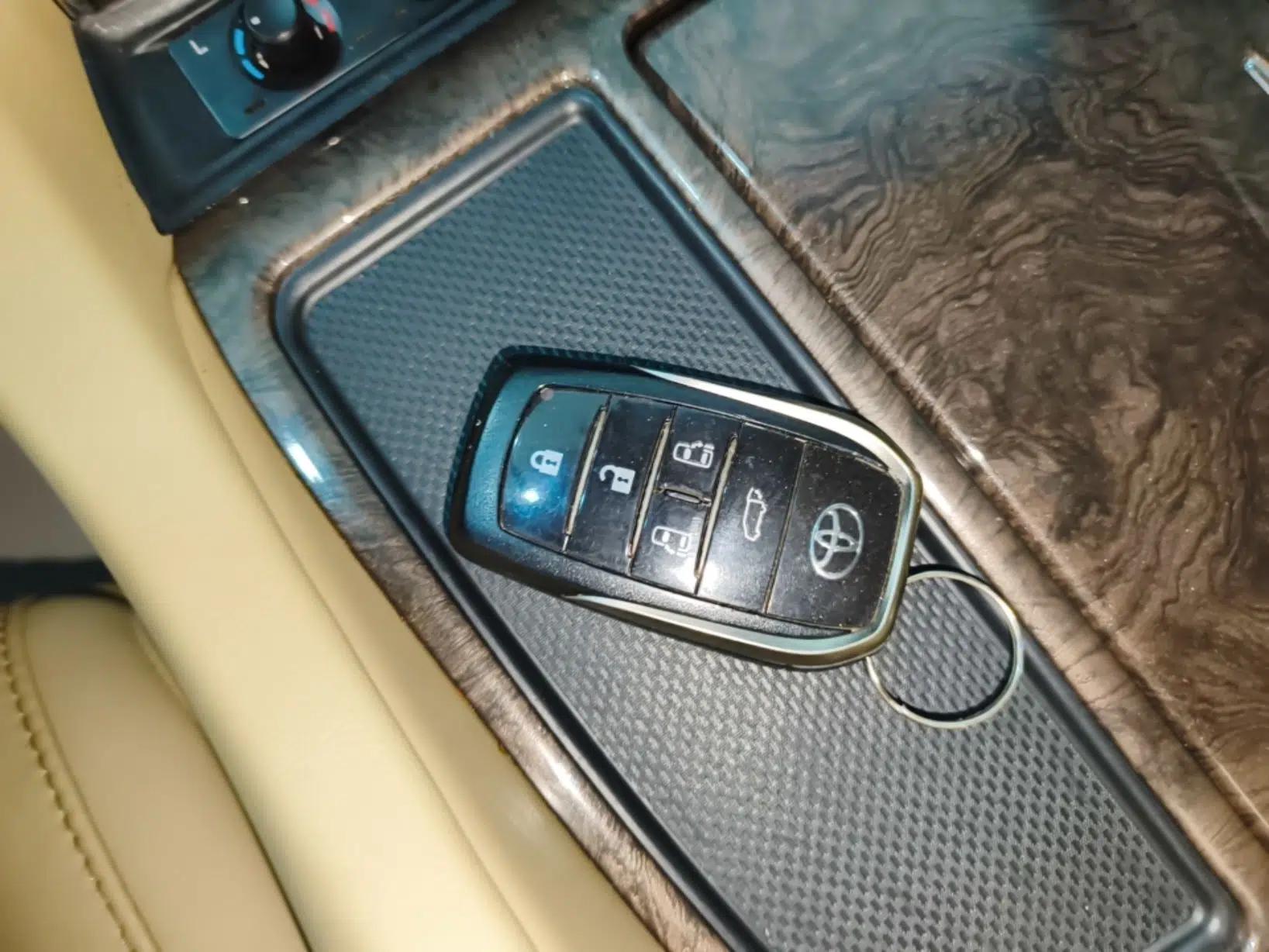 Toyota Vellfire 2021 Crown Dual-Engine 2.5L HV Prestige Edition — миниатюра 22