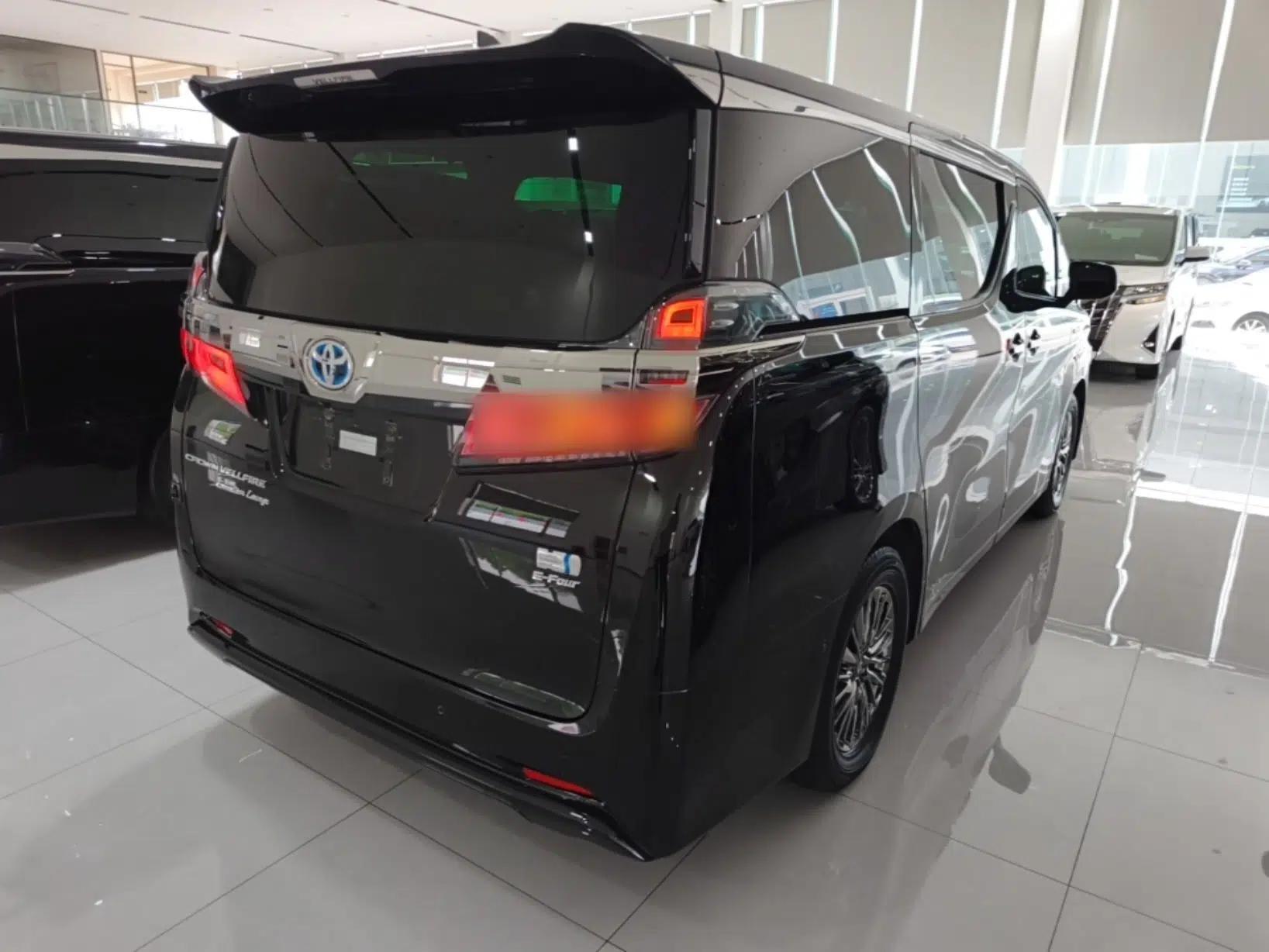 Toyota Vellfire 2021 Crown Dual-Engine 2.5L HV Prestige Edition — миниатюра 4