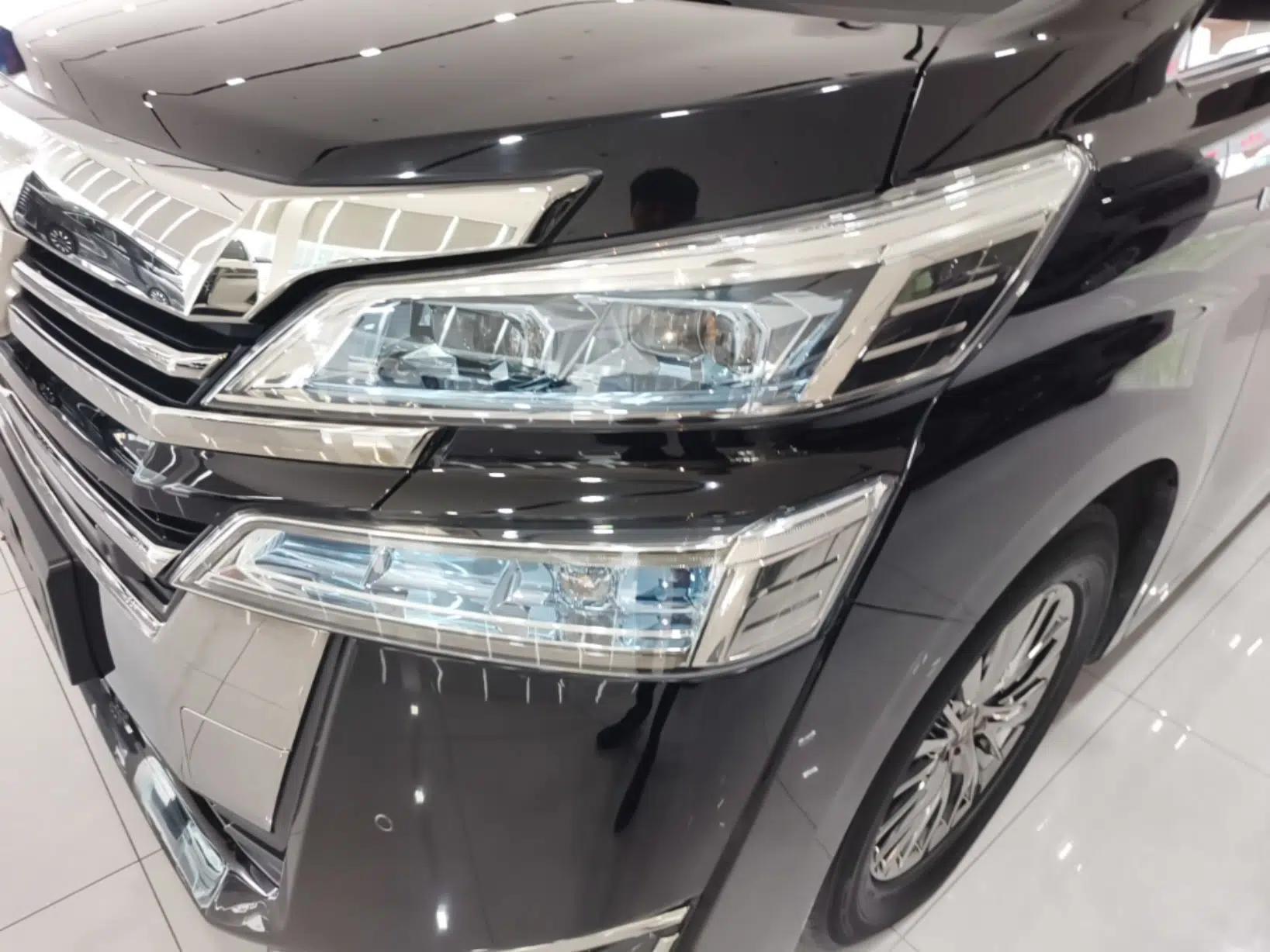 Toyota Vellfire 2021 Crown Dual-Engine 2.5L HV Prestige Edition — миниатюра 5