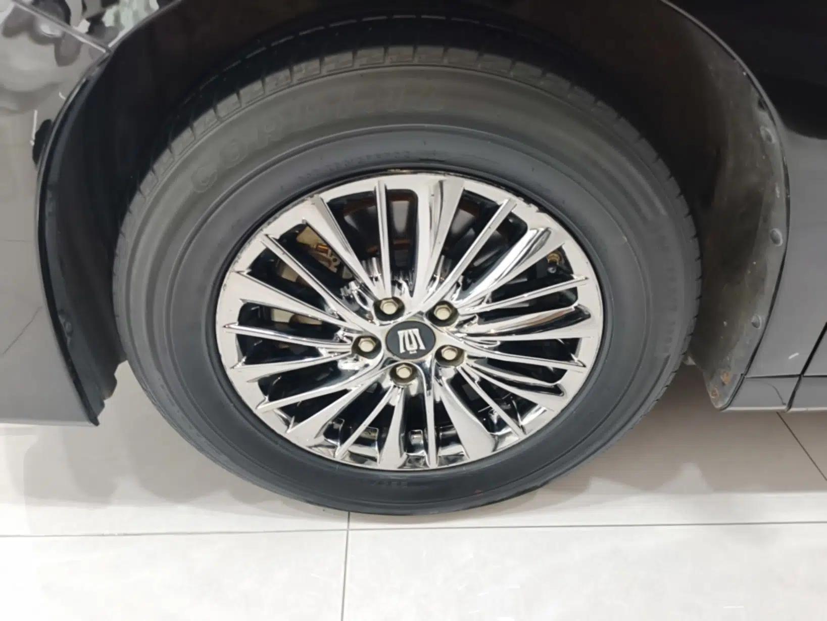 Toyota Vellfire 2021 Crown Dual-Engine 2.5L HV Prestige Edition — миниатюра 9