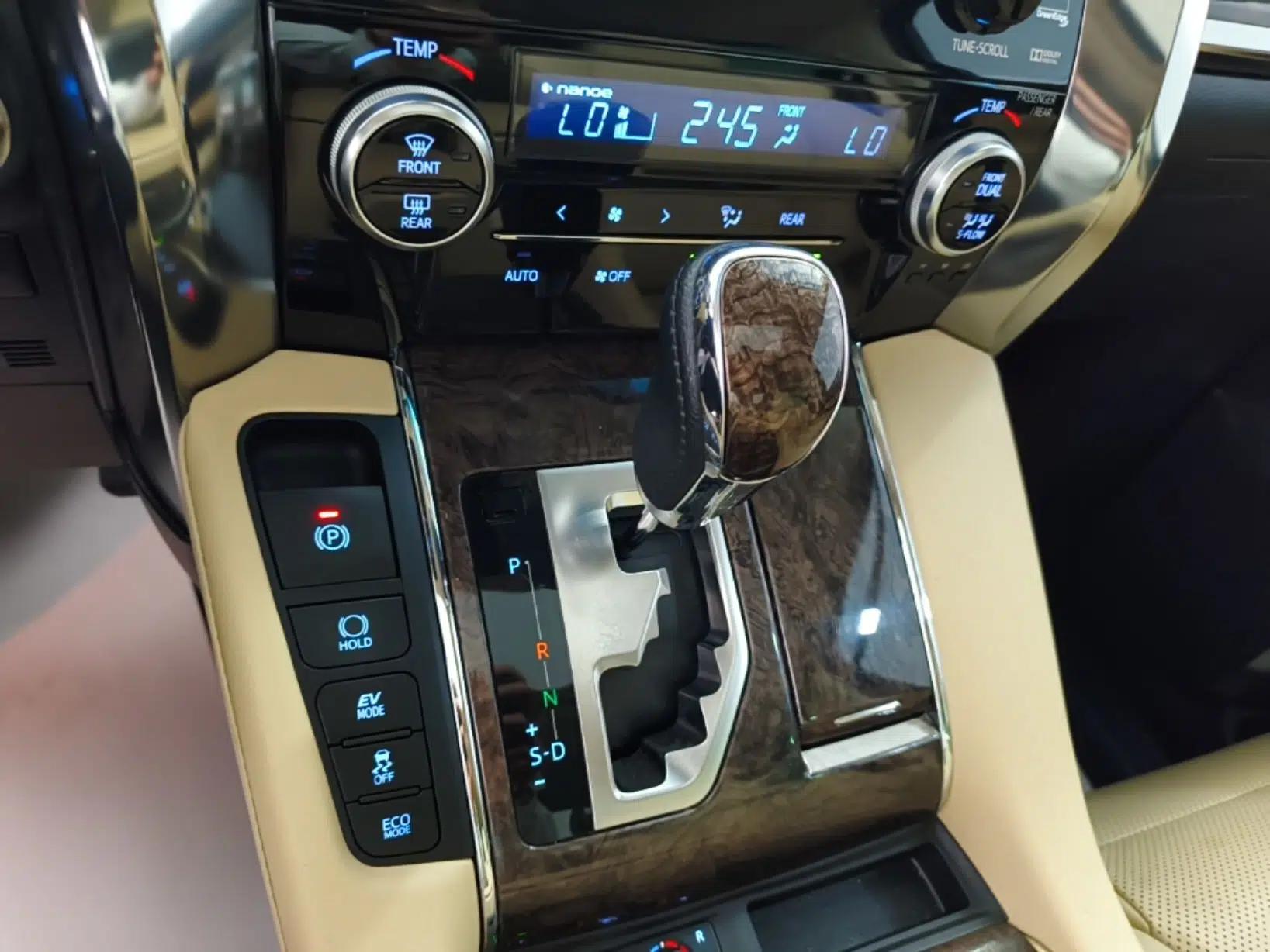 Toyota Vellfire 2019 Dual-Engine 2.5L HV Prestige Edition — миниатюра 16