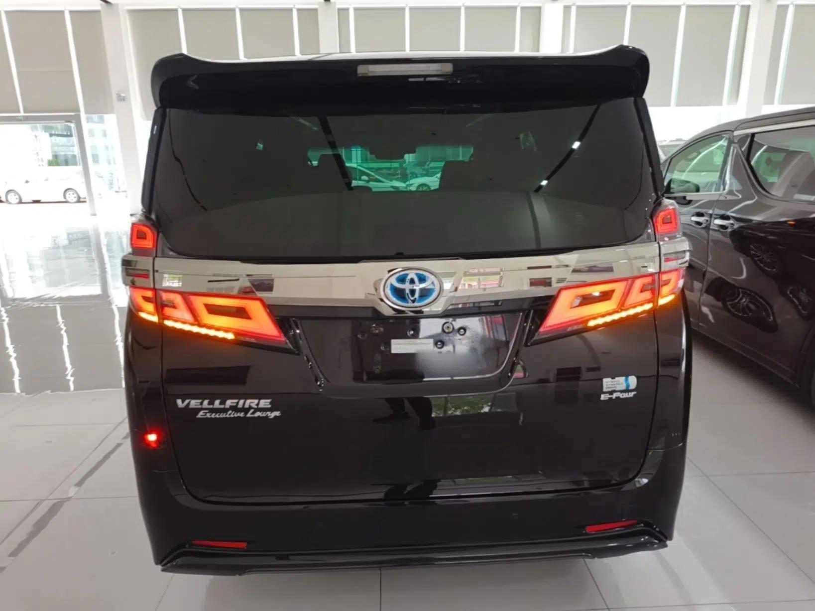 Toyota Vellfire 2019 Dual-Engine 2.5L HV Prestige Edition — миниатюра 3