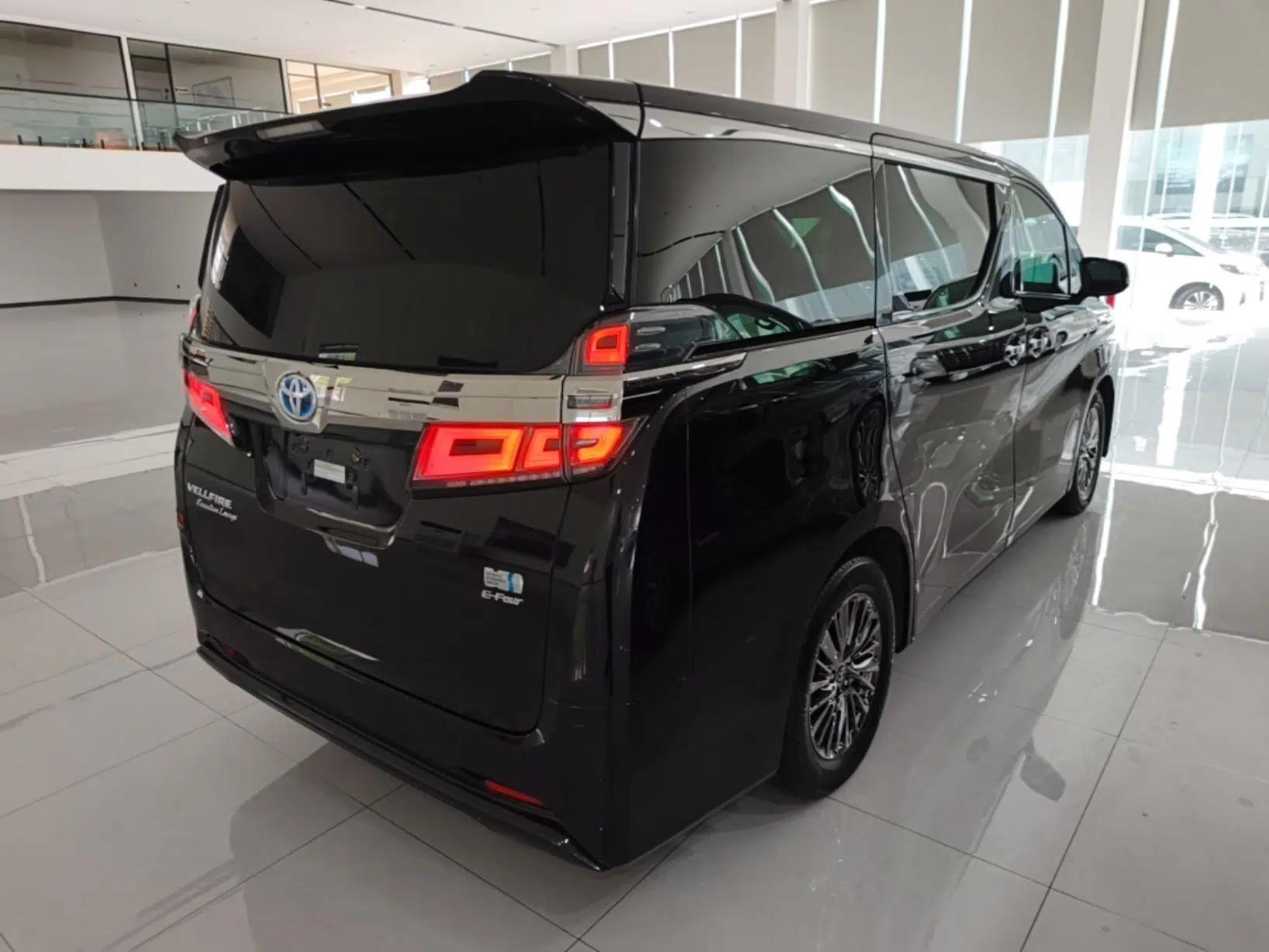 Toyota Vellfire 2019 Dual-Engine 2.5L HV Prestige Edition — миниатюра 4
