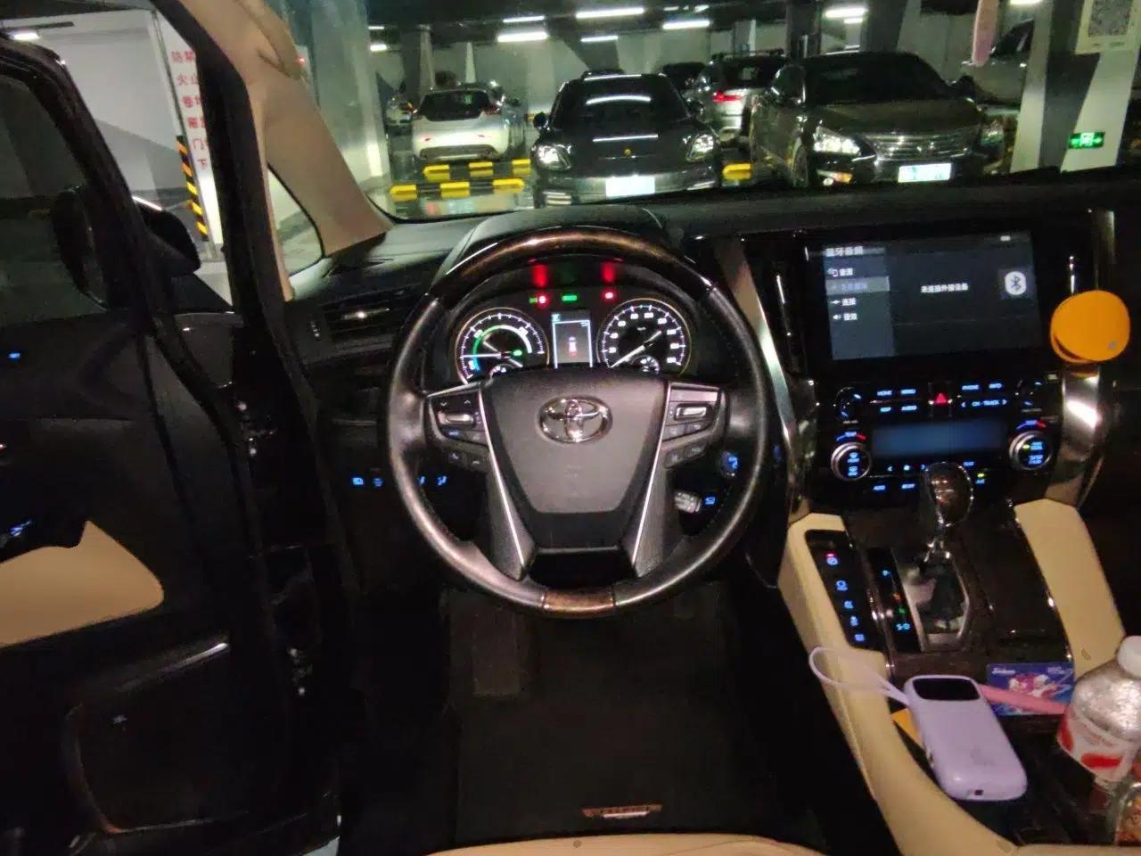 Toyota Vellfire 2023 Crown Dual-Engine 2.5L HV Ultimate Edition — миниатюра 11