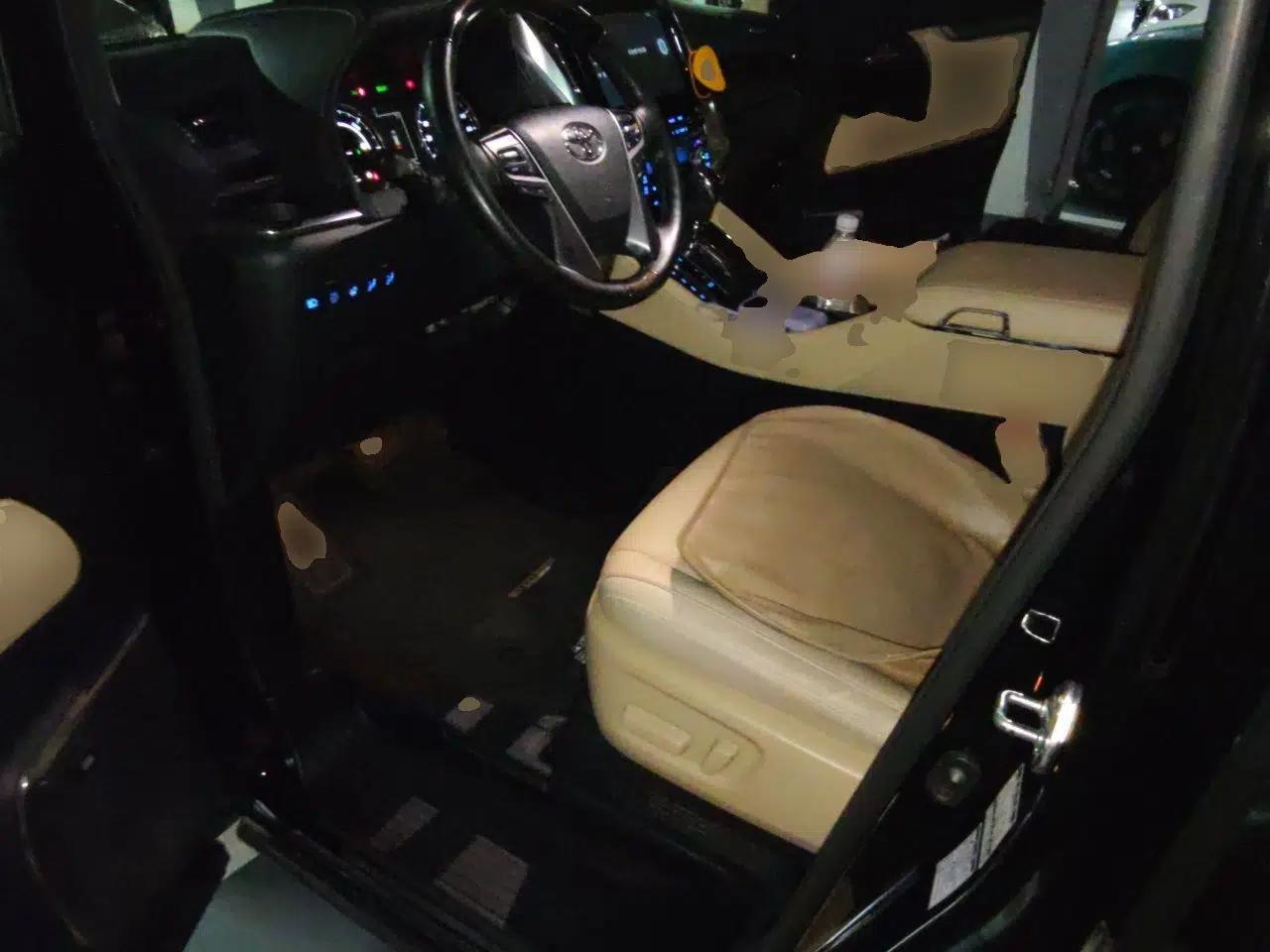 Toyota Vellfire 2023 Crown Dual-Engine 2.5L HV Ultimate Edition — миниатюра 17