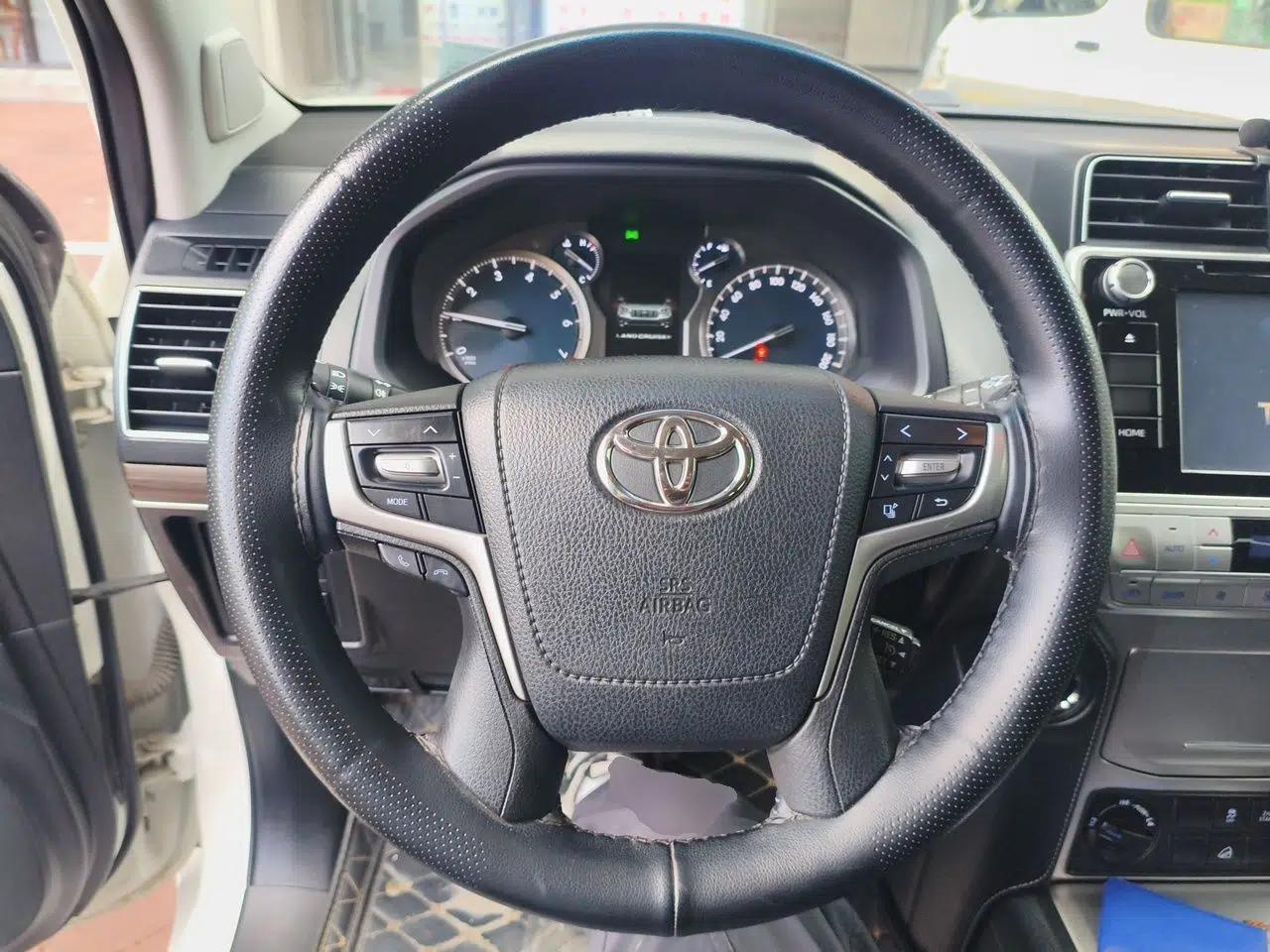 Toyota Prado 2018 3.5L Automatic TX-L with Rear-Mounted Spare Tire — миниатюра 11