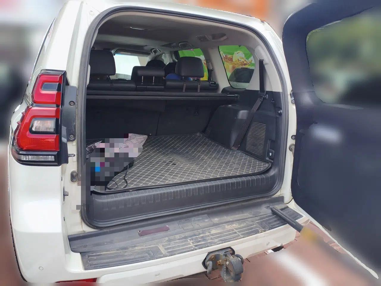 Toyota Prado 2018 3.5L Automatic TX-L with Rear-Mounted Spare Tire — миниатюра 20