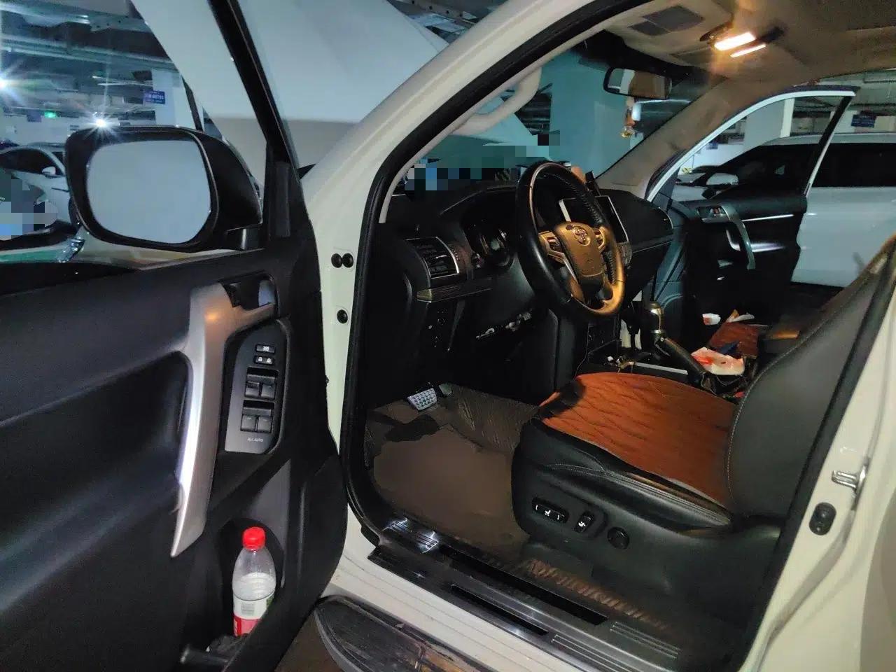 Toyota Prado 2019 3.5L Automatic TX-L Deluxe Edition with Rear-Mounted Spare Tire — миниатюра 17