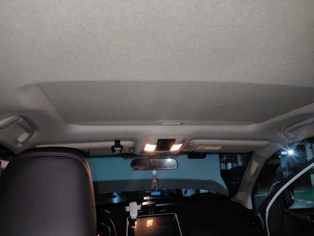 Toyota Prado 2019 3.5L Automatic TX-L Deluxe Edition with Rear-Mounted Spare Tire — миниатюра 19