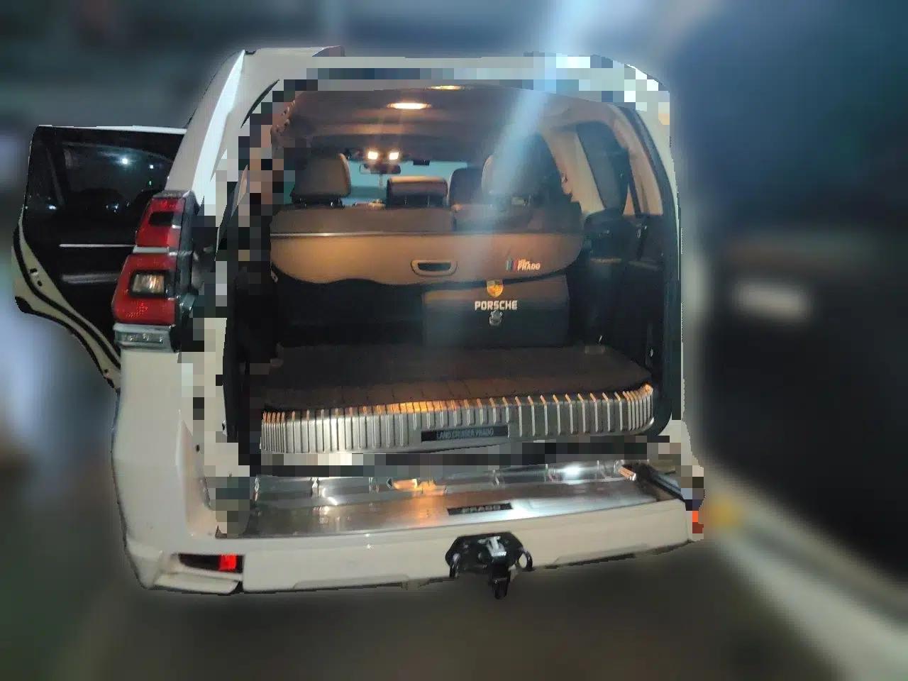 Toyota Prado 2019 3.5L Automatic TX-L Deluxe Edition with Rear-Mounted Spare Tire — миниатюра 20
