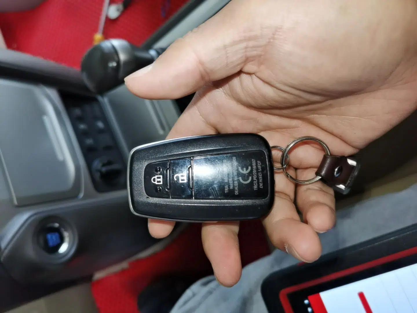 Toyota Prado  — миниатюра 12