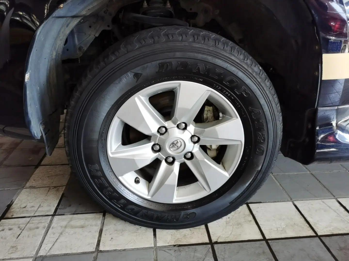 Toyota Prado  — миниатюра 8