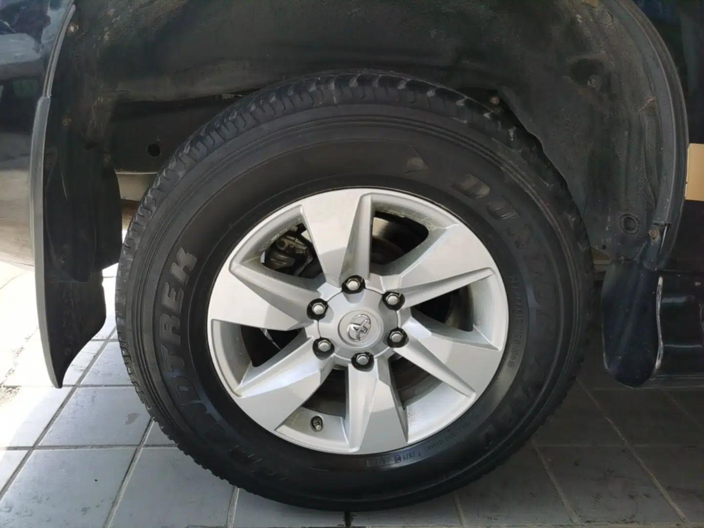 Toyota Prado  — миниатюра 10