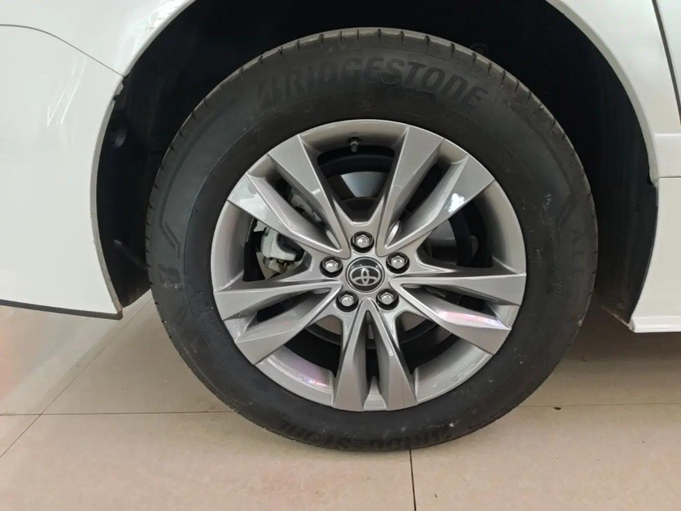 Toyota SIENNA 2024 2.5L Hybrid Comfort Edition — миниатюра 10