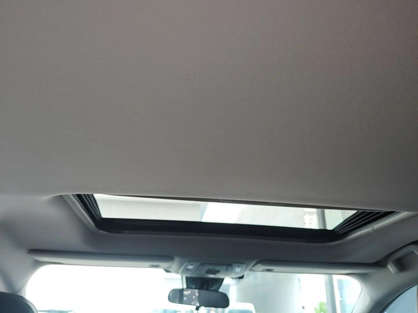 Toyota SIENNA 2024 2.5L Hybrid Comfort Edition — миниатюра 20
