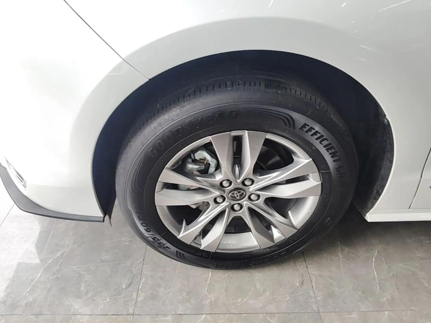 Toyota SIENNA 2024 2.5L Hybrid Comfort Edition — миниатюра 9