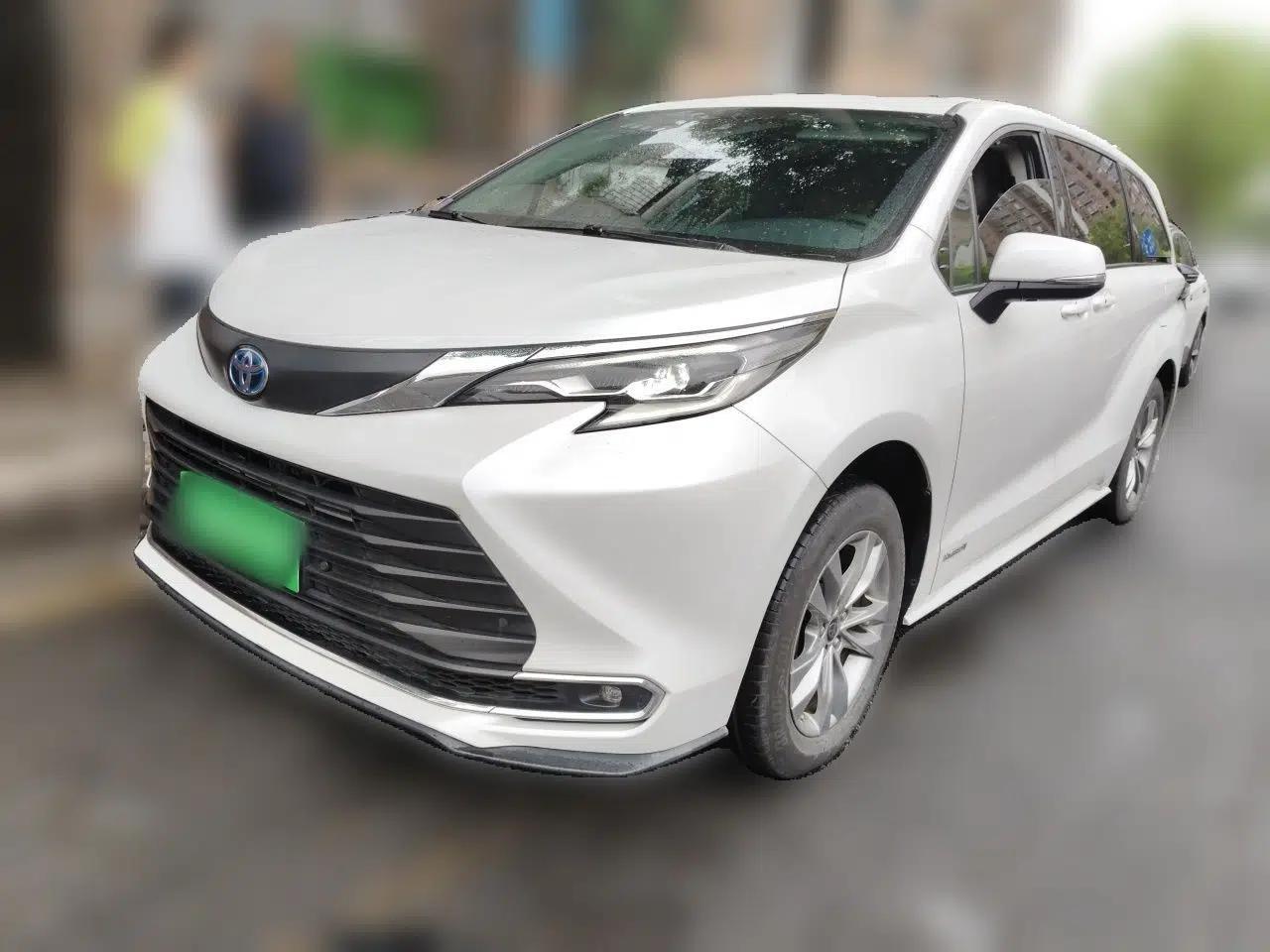 Toyota SIENNA 2023 2.5L Hybrid Comfort Edition — миниатюра 1