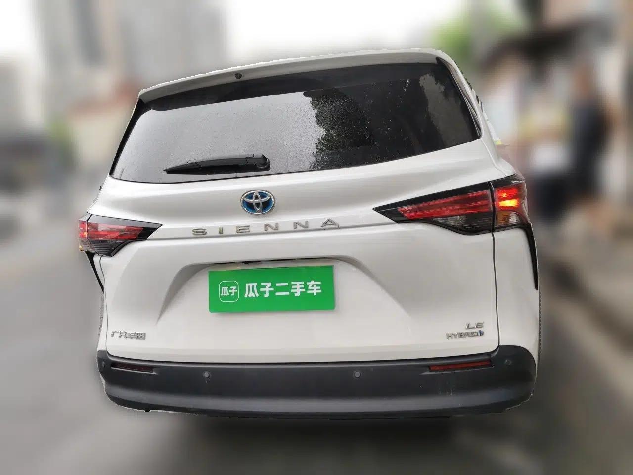 Toyota SIENNA 2023 2.5L Hybrid Comfort Edition — миниатюра 5