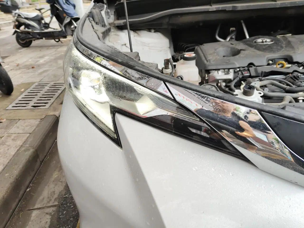 Toyota SIENNA 2023 2.5L Hybrid Comfort Edition — миниатюра 7