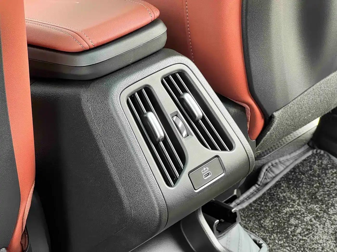 BMW X1 2026 sDrive25Li X Design Package — миниатюра 17