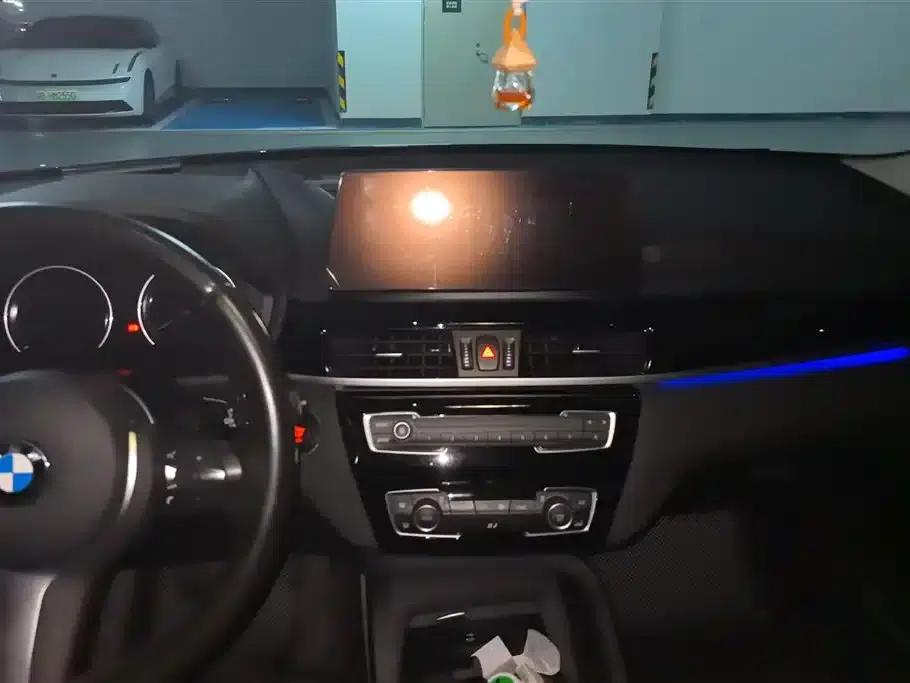 BMW X1 2021 sDrive25Li Leading Edition — миниатюра 13