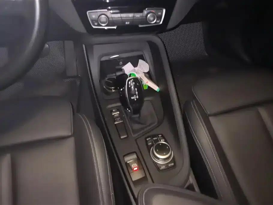BMW X1 2021 sDrive25Li Leading Edition — миниатюра 16