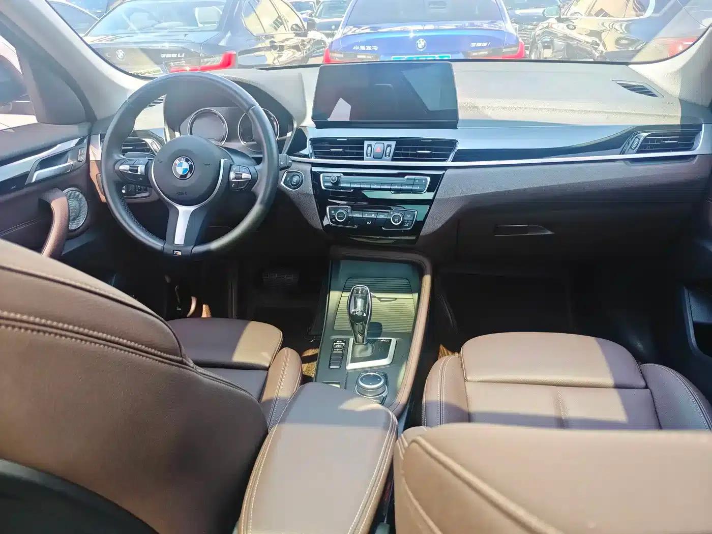 BMW X1 2021 sDrive25Li Leading Edition — миниатюра 9