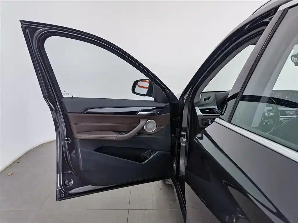 BMW X1 2021 Facelift sDrive25Li Leading Edition — миниатюра 8