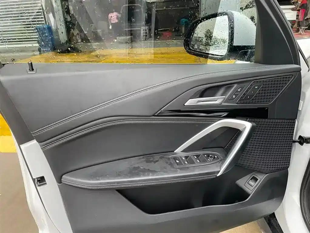 2023 BMW X1 sDrive20Li X Design Package — миниатюра 7
