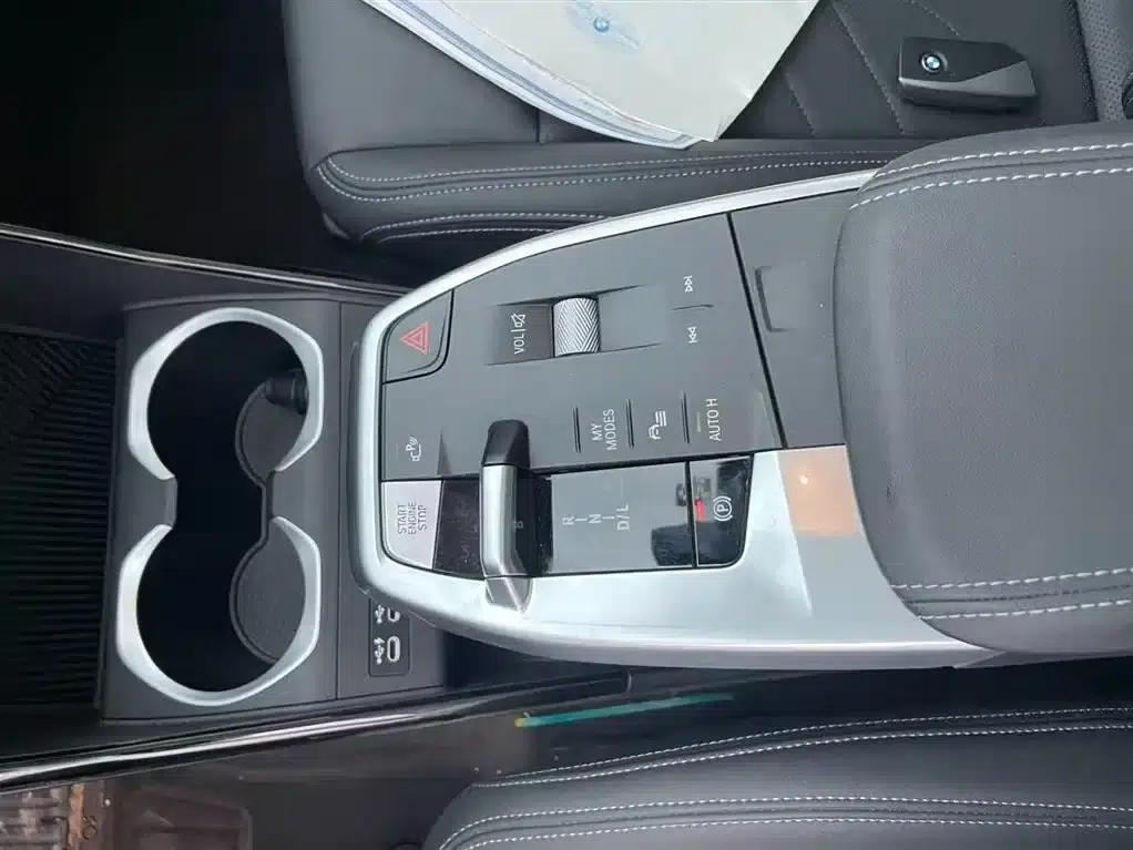 2023 BMW X1 sDrive20Li X Design Package — миниатюра 9