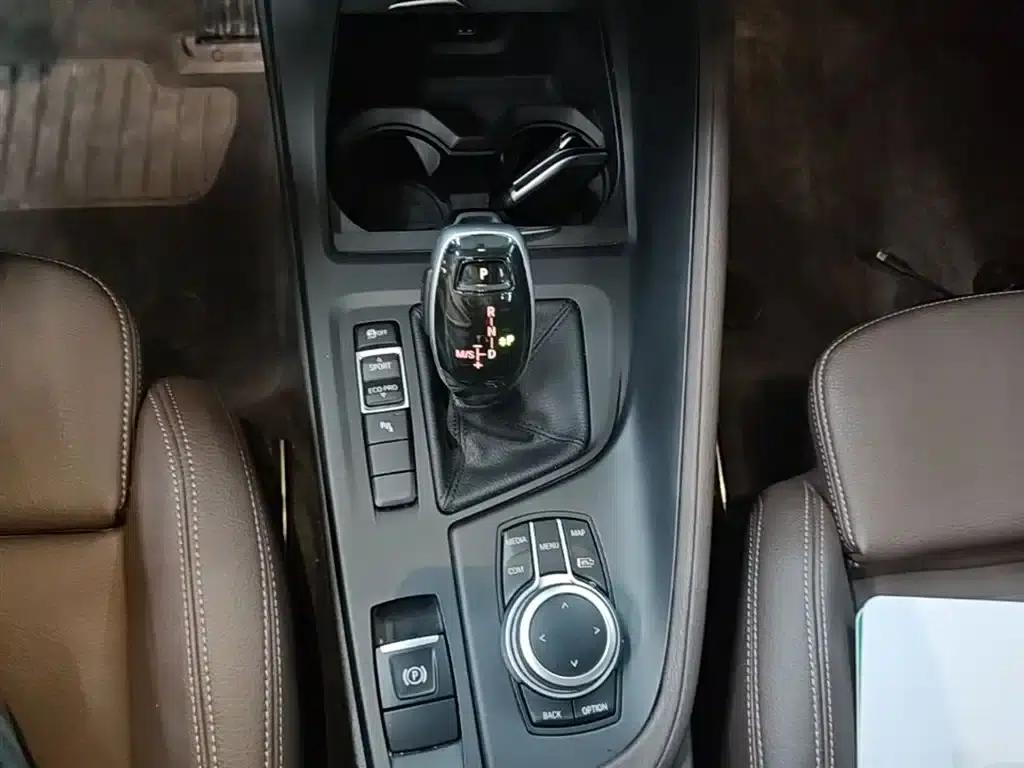 BMW X1 2020 sDrive25Li Leading Edition — миниатюра 21