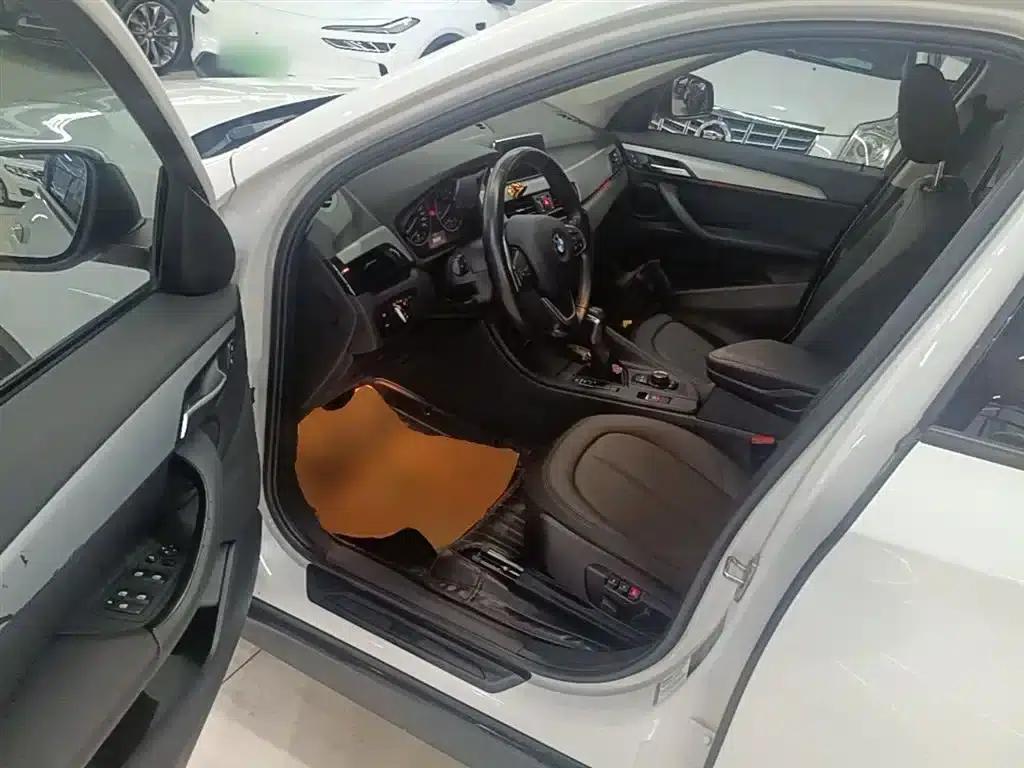 BMW X1 2016 sDrive18Li Fashion Edition — миниатюра 16