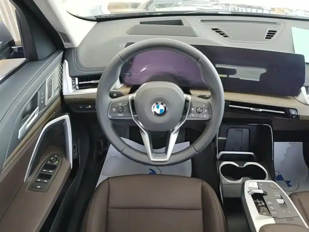 2023 BMW X1 xDrive25Li X Design Package — миниатюра 11