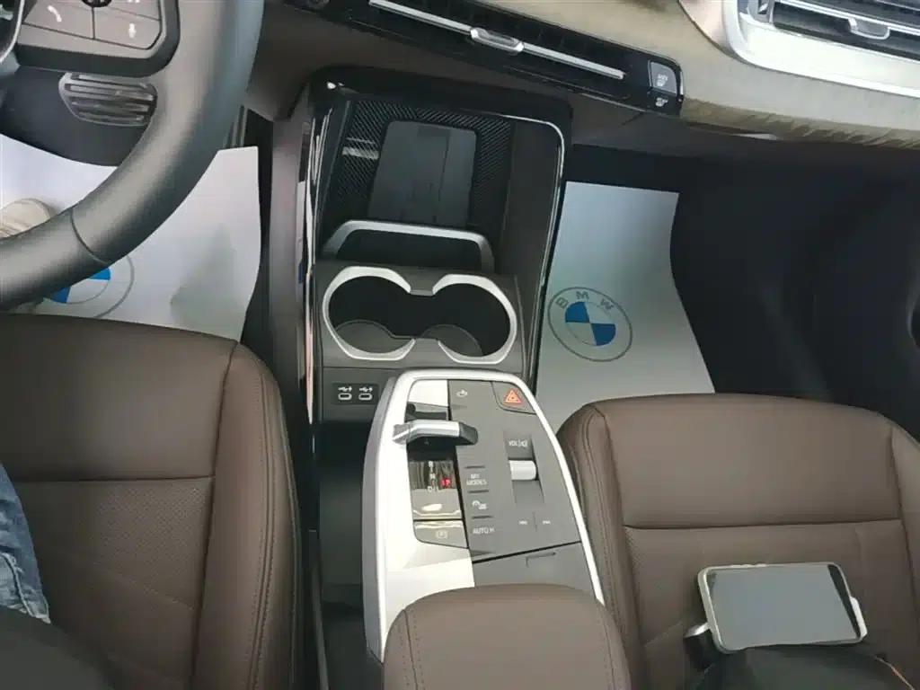 2023 BMW X1 xDrive25Li X Design Package — миниатюра 14