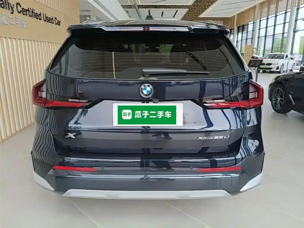 2023 BMW X1 xDrive25Li X Design Package — миниатюра 6