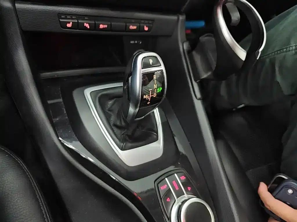 BMW X1 2015 sDrive18i Fashion Upgrade Edition — миниатюра 14