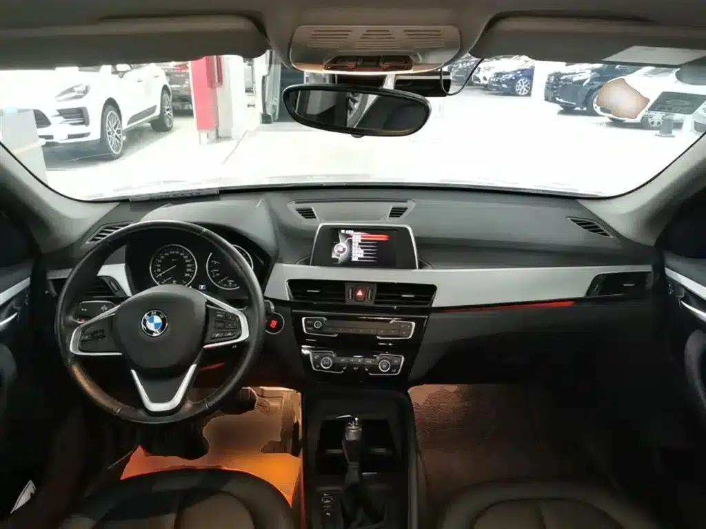 BMW X1 2016 sDrive18Li Premium — миниатюра 16