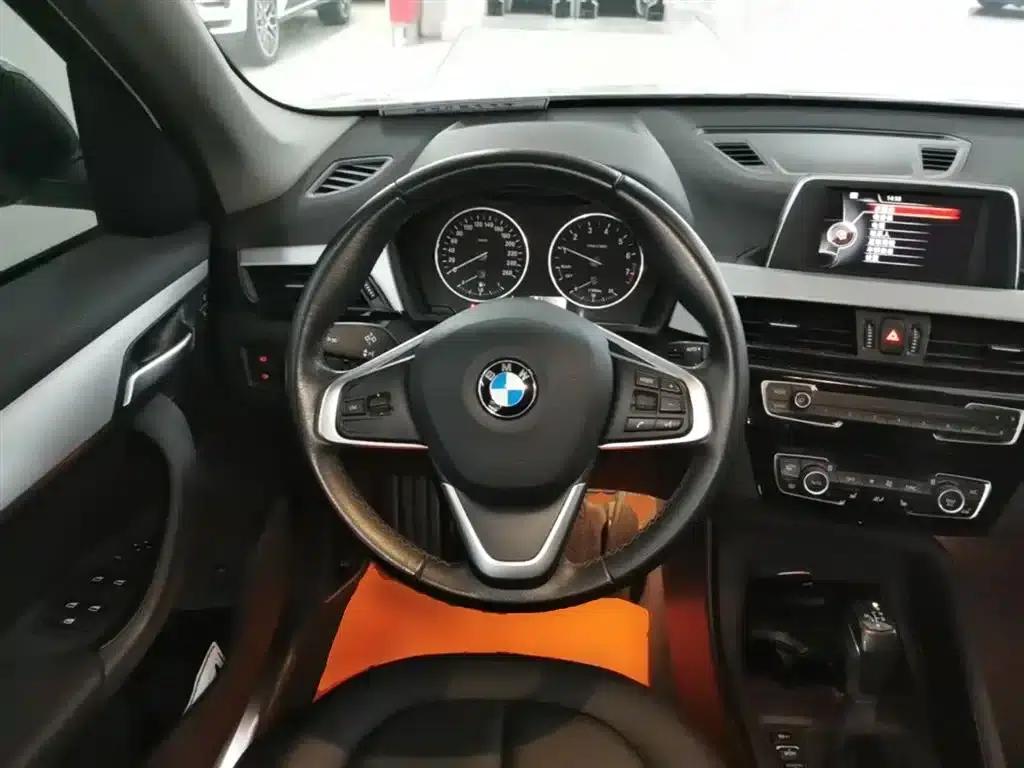 BMW X1 2016 sDrive18Li Premium — миниатюра 17
