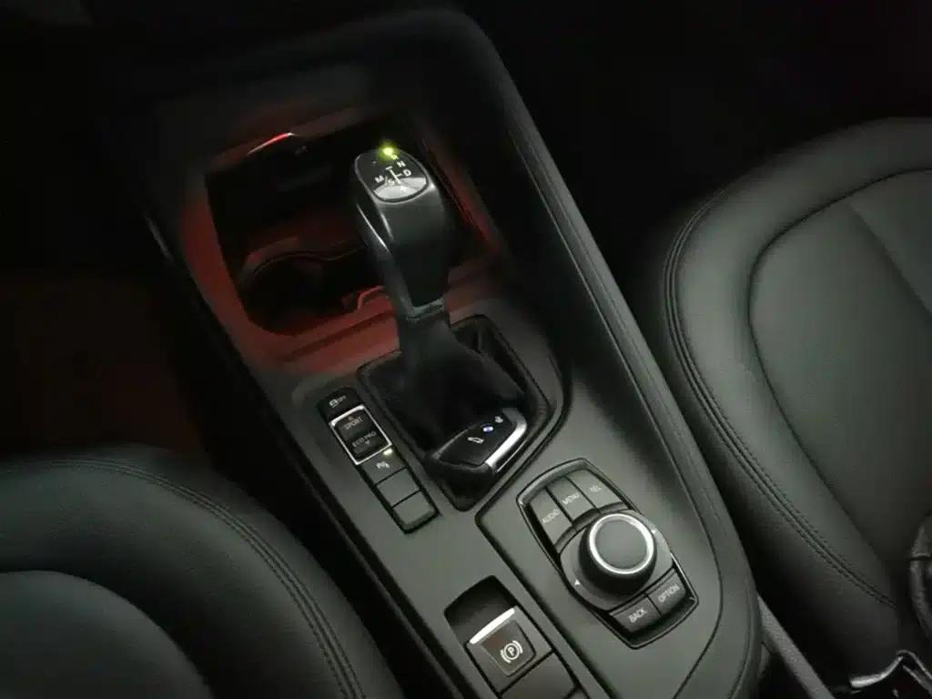 BMW X1 2016 sDrive18Li Premium — миниатюра 21