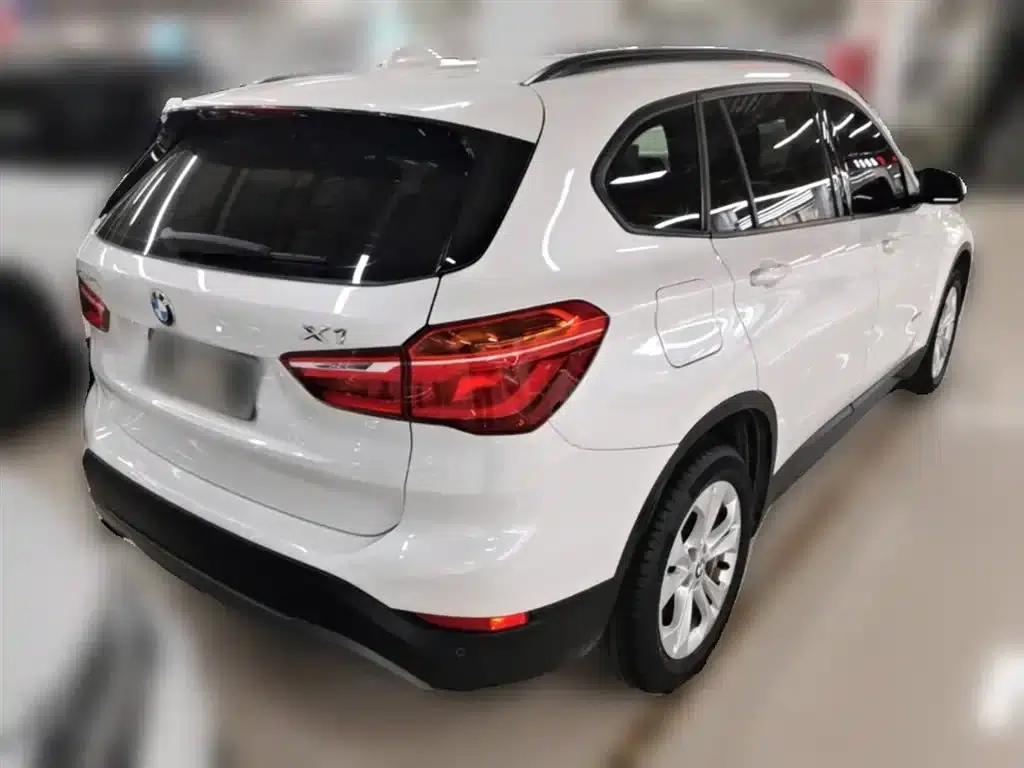 BMW X1 2016 sDrive18Li Premium — миниатюра 10