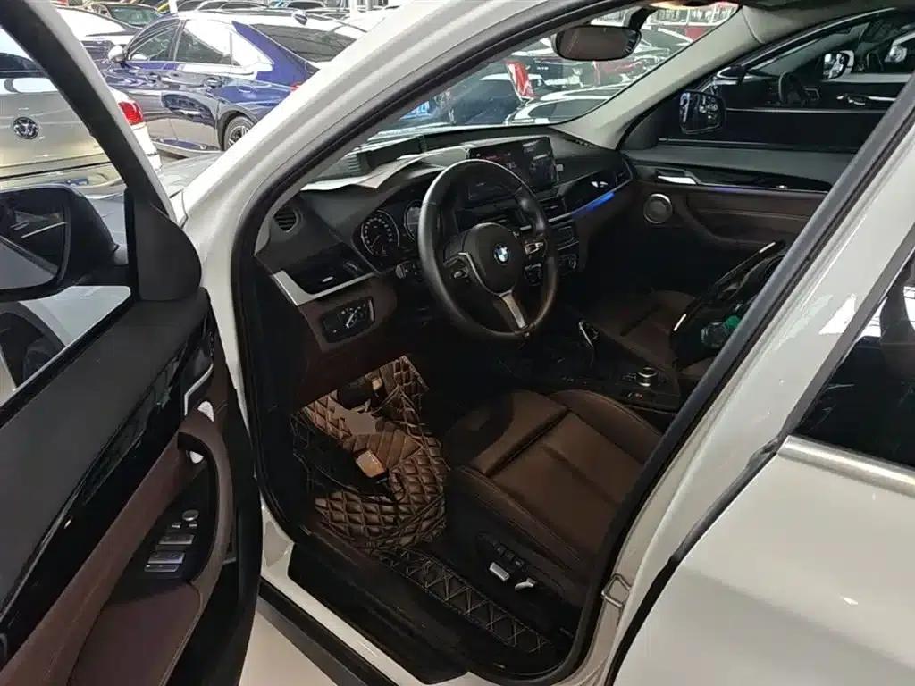 BMW X1 2022 sDrive25Li Leading Edition — миниатюра 16