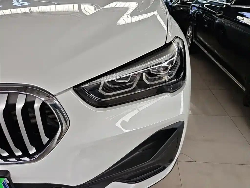 BMW X1 2022 sDrive25Li Leading Edition — миниатюра 24