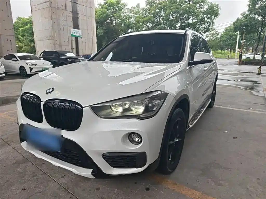 BMW X1 2018 sDrive18Li Fashion Edition — миниатюра 1