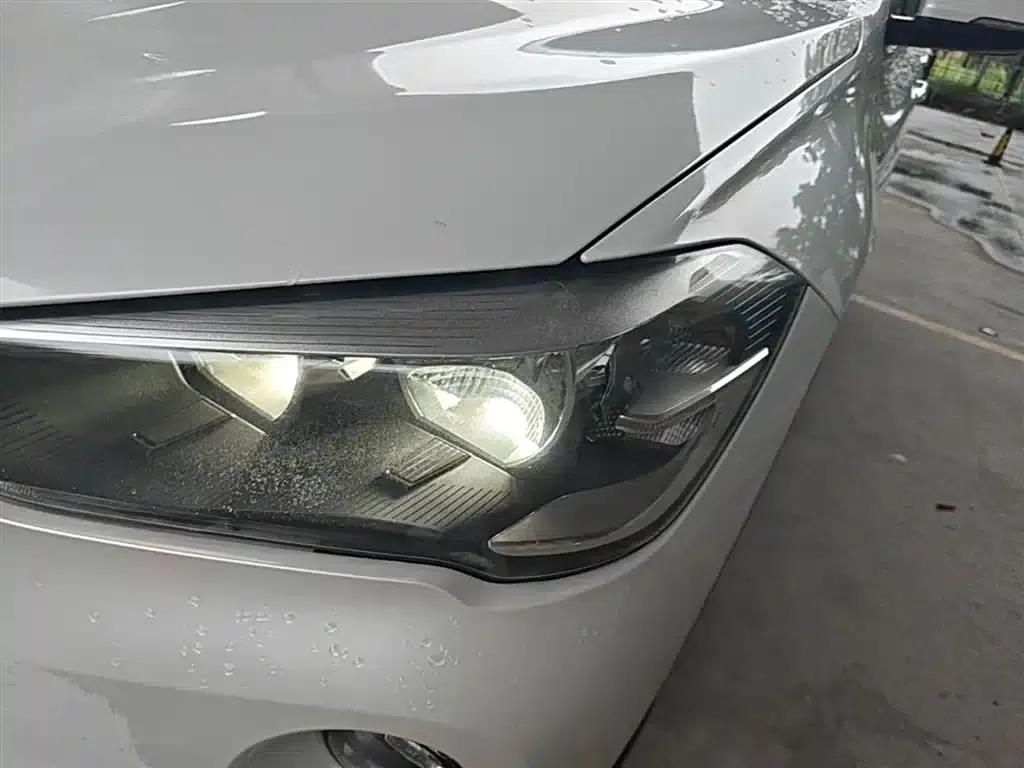 BMW X1 2018 sDrive18Li Fashion Edition — миниатюра 23