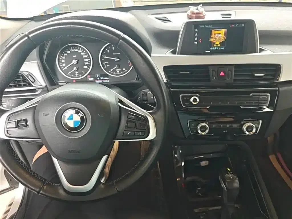 BMW X1 2018 sDrive18Li Fashion Edition — миниатюра 10