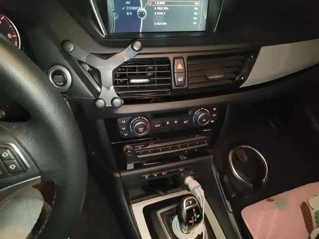 BMW X1 2014 sDrive18i Leading Edition — миниатюра 6