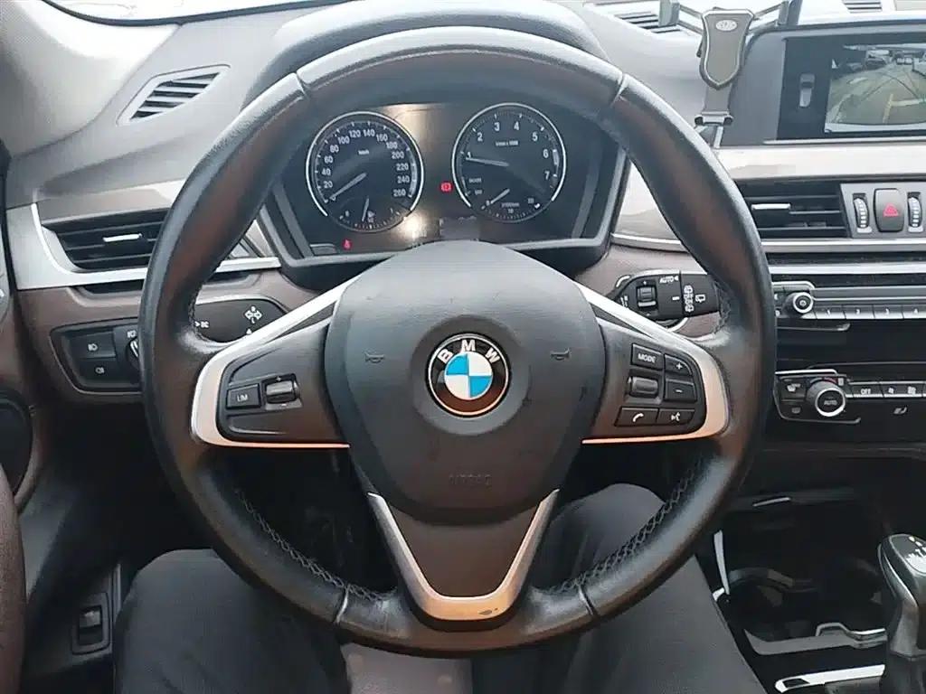 BMW X1 2019 sDrive18Li Premium — миниатюра 11